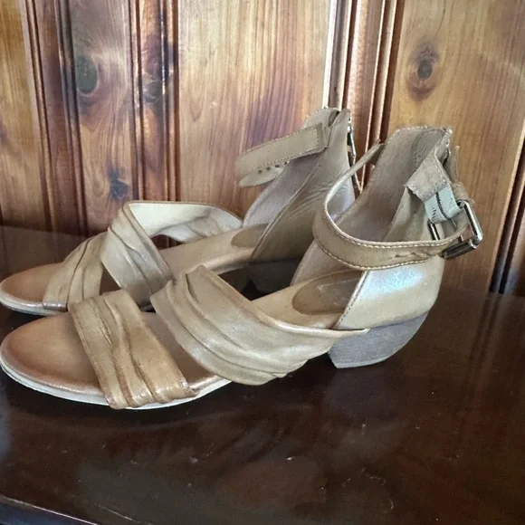 Miz Mooz Women's Tan Sandals - Picture 2 of 2